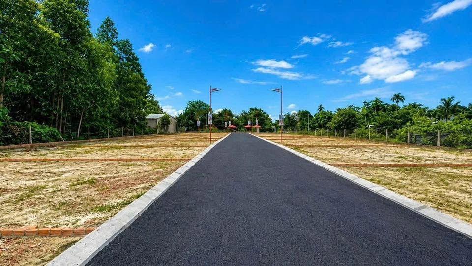 Bán Nhanh Lô Mặt Tiền Kinh Doanh Đường 10M5 Gần Uỷ Ban Hòa Tiến Gía Chỉ 1Tyxx