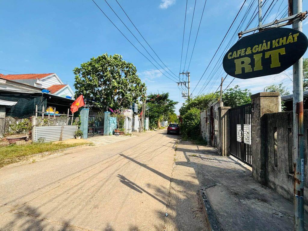 cần bán gấp lô Biệt Thự Nhà Vườn 440m2 Gần Ngã Tư Hoà Khương Đà Nẵng Giá Chỉ 1Ty1xx