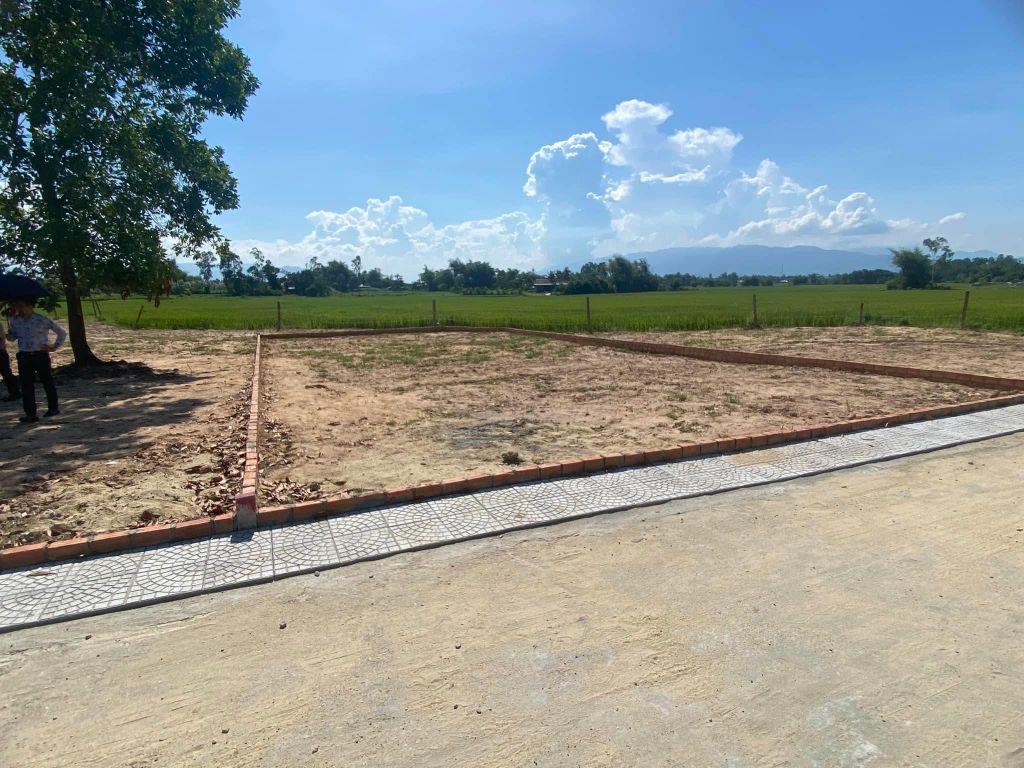 Chủ cắt lỗ bán nhanh 2 lô 410m2 Ngang 24m đất ở giá chỉ 780 Triệu gần Cầu Giao Thuỷ.