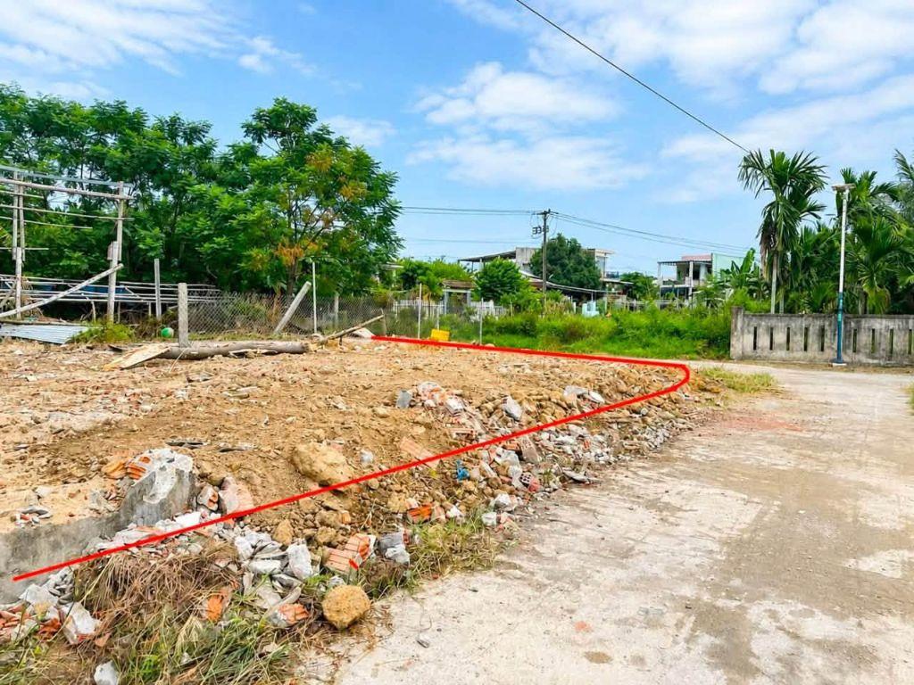 Chính Chủ Cắt Lỗ Lô Góc 2 Mặt Tiền Ngang 7m- Nam Hòa Khương Đà Nẵng Gía Chỉ 850 Triệu.