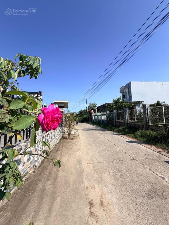 Block 5 lô liền kề trục chính đường 7m5 gần ngã tư hòa khương giá chỉ 790 triệu.