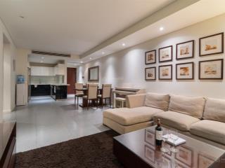 Bán căn hộ 2 ngủ watermark 90m2 phong cách hiện đại như ảnh  0974 606 ***