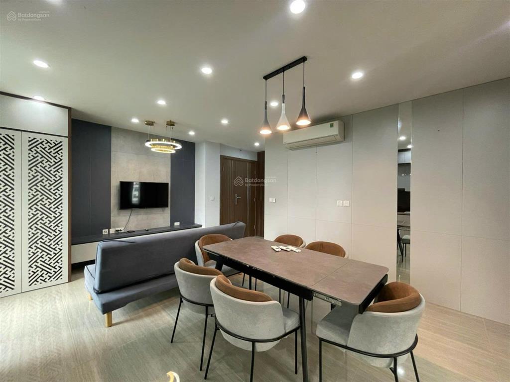 Cho thuê căn hộ ciputra 2 phòng ngủ 68m2 căn góc đủ nội thất  0974 606 ***