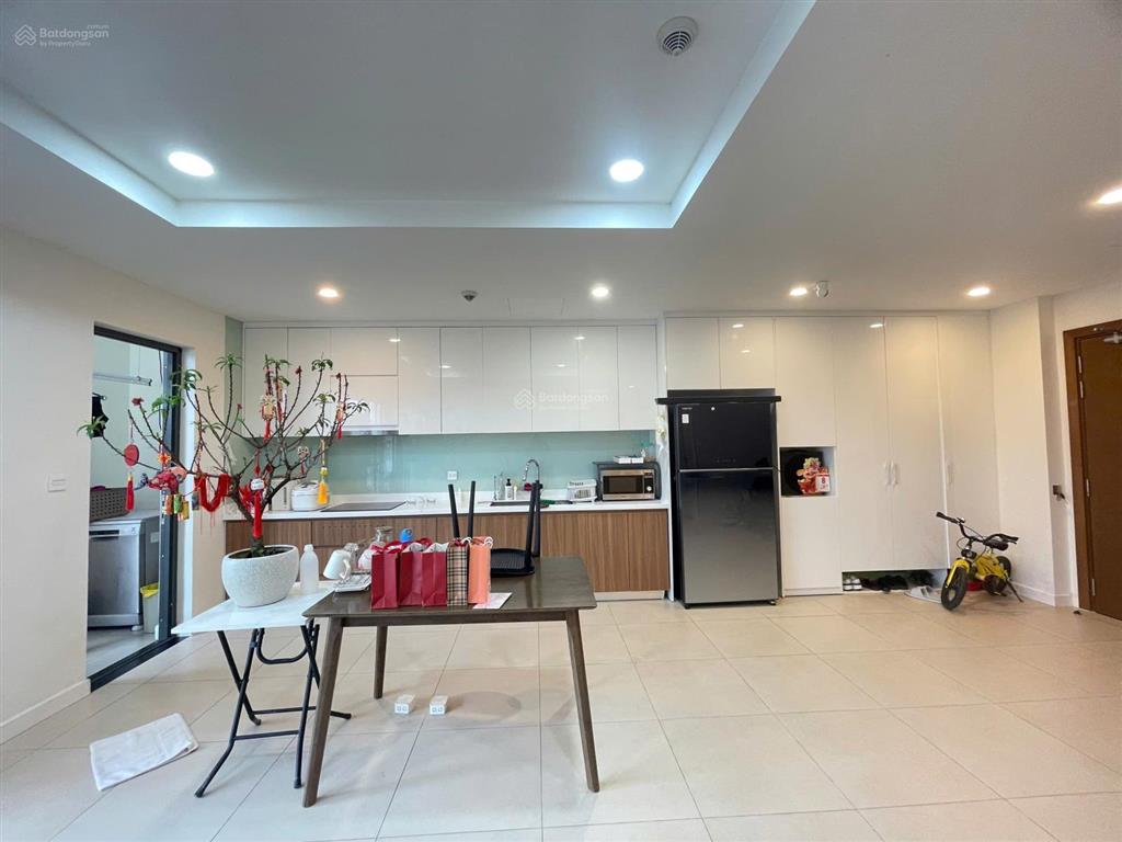 Bán căn hộ kosmo 3 ngủ 102m2 view hồ tây hướng mát  0974 606 ***