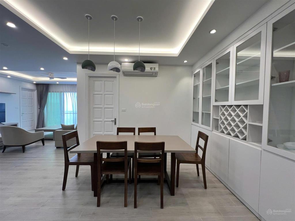 Cho thuê 3 ngủ ciputra 153m2 full đồ hiện đại sửa đẹp  0974 606 ***