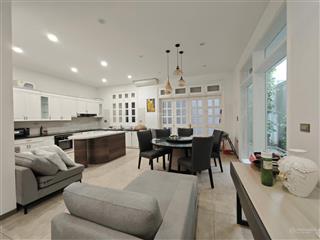 Bán biệt thự ciputra 180m2 full nội thất, khu vực yên tĩnh, giá tốt