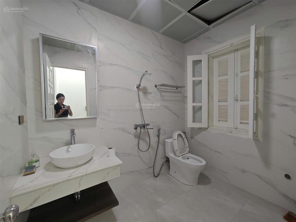 Bán biệt thự ciputra 180m2 full nội thất, khu vực yên tĩnh, giá tốt