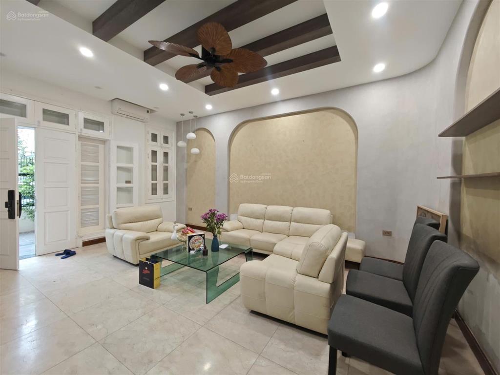 Bán biệt thự ciputra 180m2 full nội thất, khu vực yên tĩnh, giá tốt