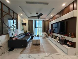 Cho thuê sunshine city 3 ngủ view sân golf tầng trung đủ đồ  0974 606 ***