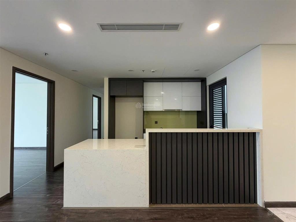 Cho thuê n01t7 3 ngủ căn góc đồ cơ bản view hồ điều hòa