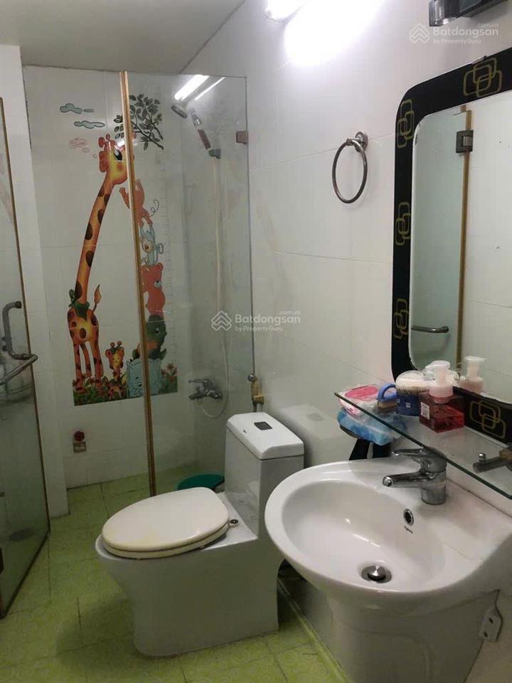 Cho nữ thuê phòng 25m2, đủ tiện nghi tại 137/65 âu dương lân, phường 2, quận 8, hồ chí minh