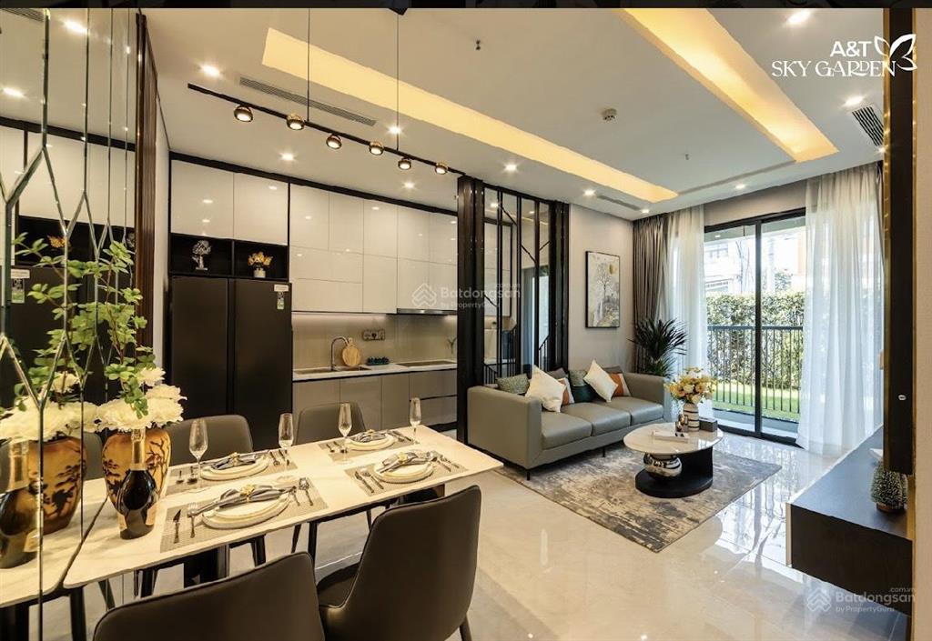 Kẹt tiền cần bán gấp căn hộ 2 phòng ngủ a&t sky garden giá 2 tỷ 520.  0909 806 ***