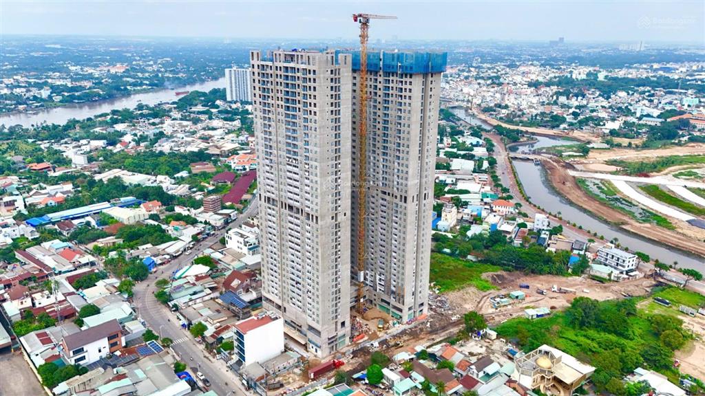 Kẹt tiền cần bán gấp căn hộ 2 phòng ngủ a&t sky garden giá 2 tỷ 520.  0909 806 ***