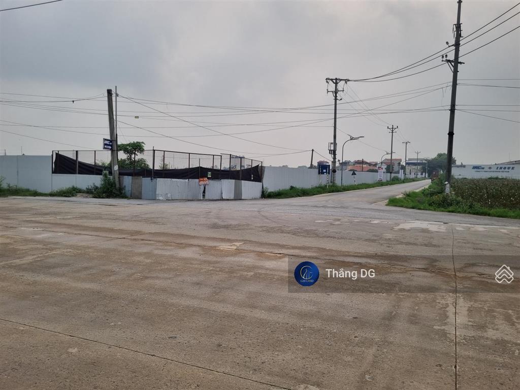 Đất đấu giá vùng lõi mà giá đang rẻ hơn đất ngõ mời quý vị  0968 781 ***  giáp sun , đường 35