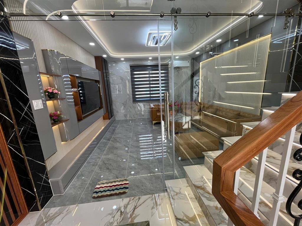 Bán nhà 5x15m, 4 tầng, hẻm 6m cực đẹp, giá cực rẻ