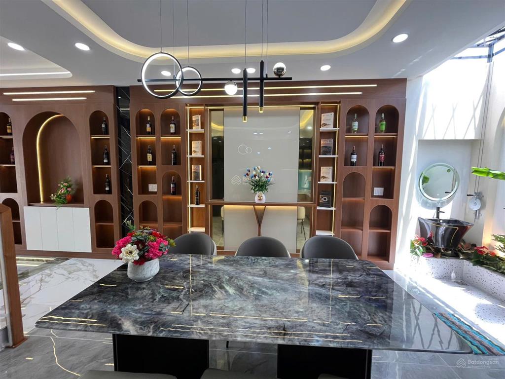 Bán nhà 5x15m, 4 tầng, hẻm 6m cực đẹp, giá cực rẻ