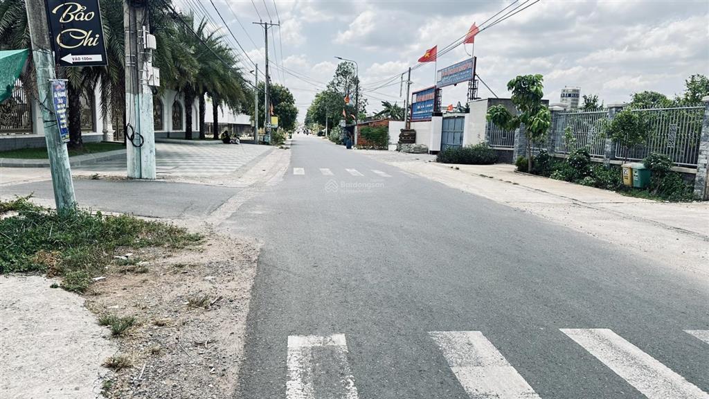 Thưa đất đẹp gần chợ, trường học, ủy ban, hồ bơi