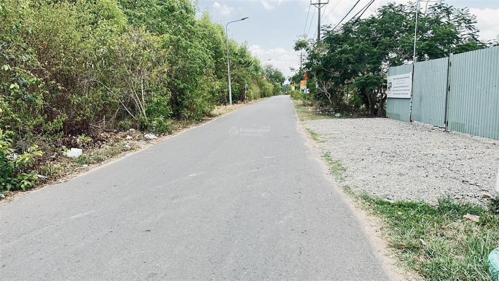 Thưa đất đẹp gần chợ, trường học, ủy ban, hồ bơi
