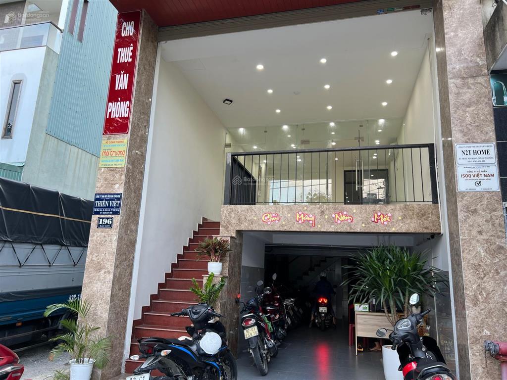 Nắm bắt cơ hội có một văn phòng làm việc sang trọng, chuyên nghiệp
