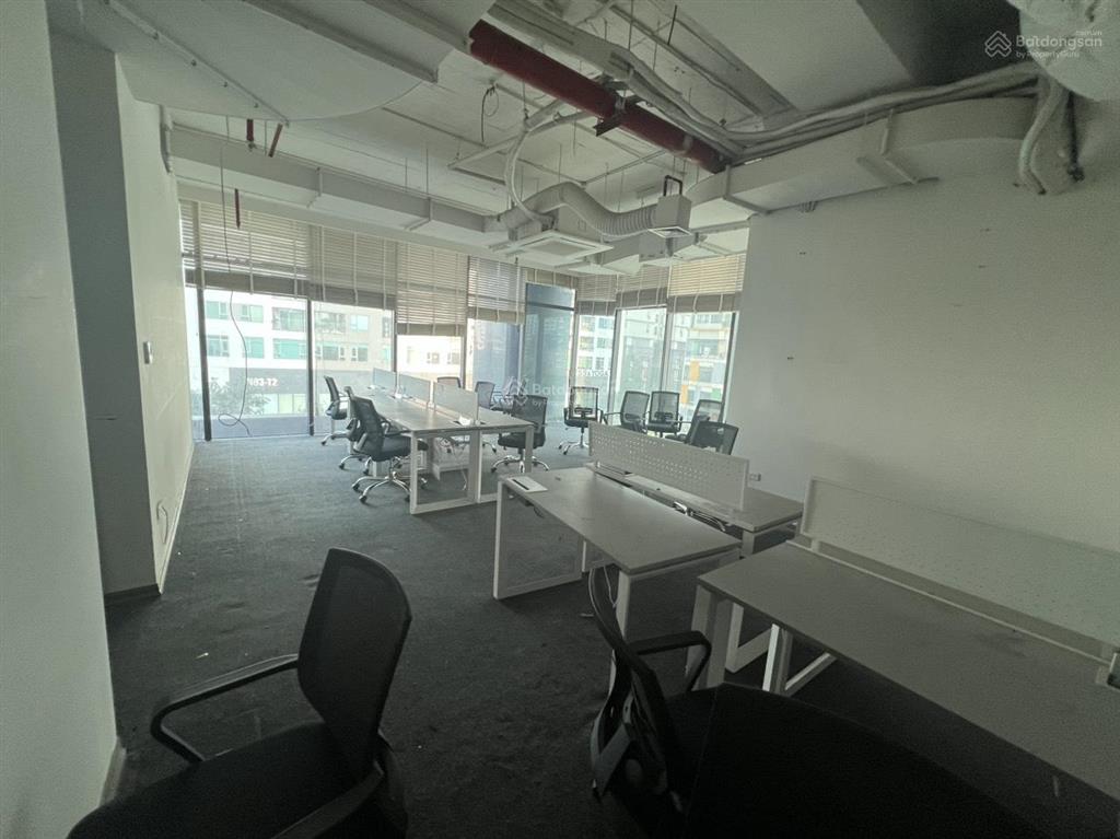 Chính chủ cần cho thuê gấp 1 ô mặt bằng 2 mặt kính 92m² tòa n03  t1 khu ngoại giao đoàn