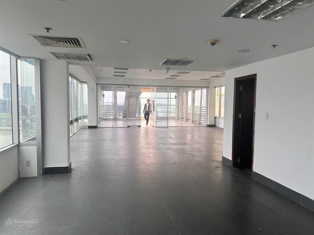 Cho thuê tòa nhà văn phòng mặt tiền đường tôn đức thắng (làm việc chính chủ không qua môi giới)