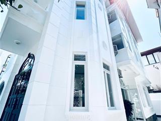 Cho thuê biệt thự vip khu compound eden thảo điền, 5pn, 3 lầu, an ninh cao.  phát 0906 326 ***