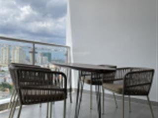 Cần bán căn 4pn harv view sông, lầu cao, nội thất cơ bản, giá 12 tỷ.  vân 0906 812 ***