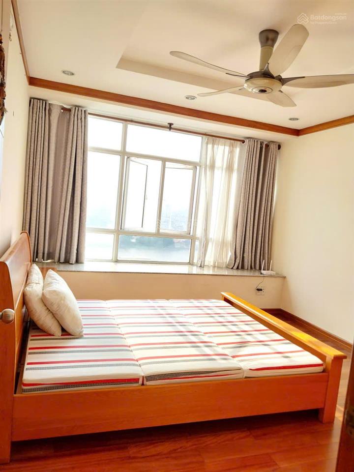 Bán căn hộ harv 4 phòng ngủ, 162.7m, lầu cao, view đẹp, giá rẻ chỉ 12 tỷ.  vân 0906 812 ***