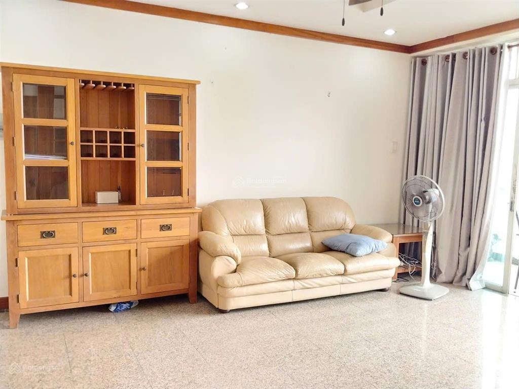 Bán căn hộ harv 4 phòng ngủ, 162.7m, lầu cao, view đẹp, giá rẻ chỉ 12 tỷ.  vân 0906 812 ***