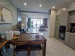 Bán gấp căn hô harv 3pn đầy đủ nội thất, giá 9.4 tỷ, lầu trung, thương lượng.  vân 0906 812 ***