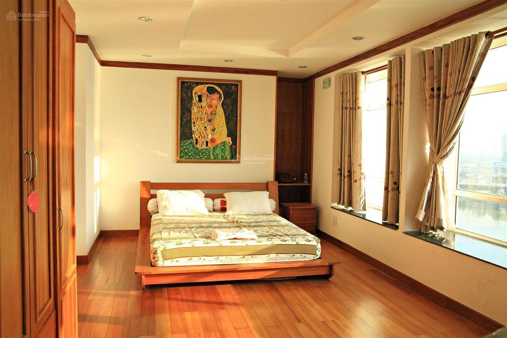 Cho thuê căn hộ 4pn đầy đủ nội thất, lầu cao, view đẹp, giá 28 triệu/tháng.  vân 0906 812 ***