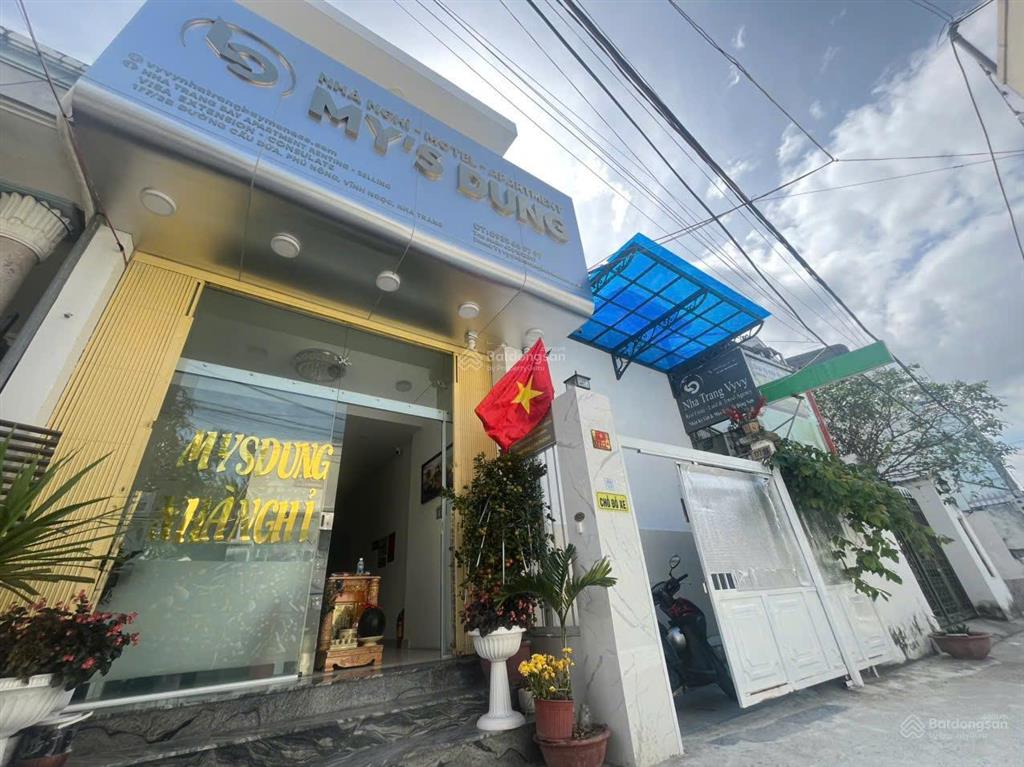 Cho thuê nhà kinh doanh 8 phòng + 2 căn hộ mini  nha trang