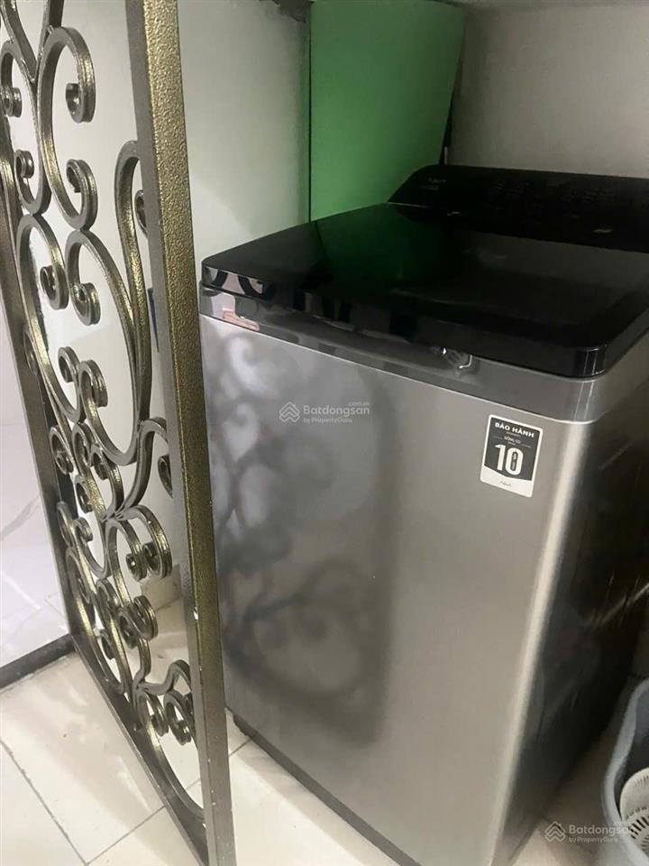 Cho thuê nhà kinh doanh 8 phòng + 2 căn hộ mini  nha trang