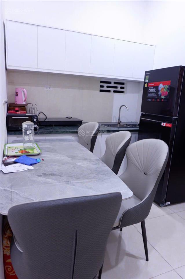 Cho thuê nhà kinh doanh 8 phòng + 2 căn hộ mini  nha trang