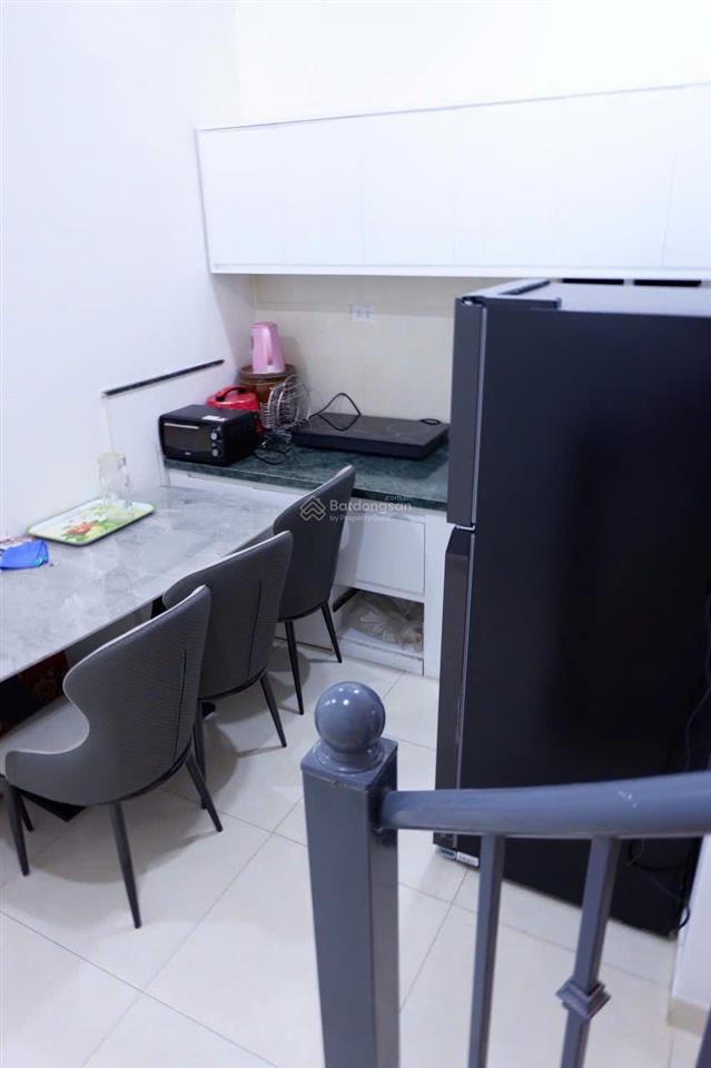 Cho thuê nhà kinh doanh 8 phòng + 2 căn hộ mini  nha trang