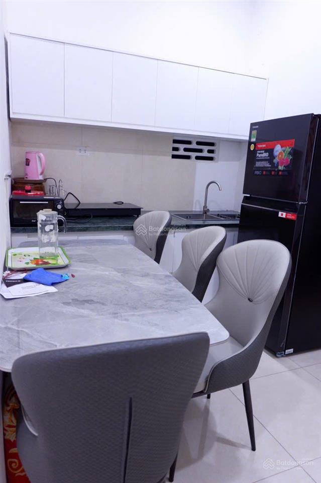 Cho thuê nhà kinh doanh 8 phòng + 2 căn hộ mini  nha trang