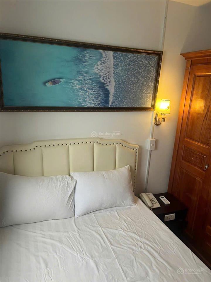 Cho thuê nhà kinh doanh 8 phòng + 2 căn hộ mini  nha trang