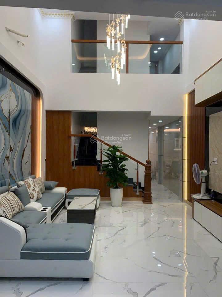 Siêu phẩm nhà mới thang máy hẻm 8m lê văn quới