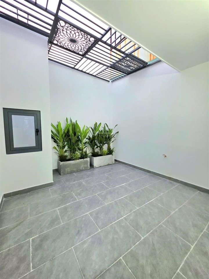 Nhà mới 3 tầng  xe hơi đỗ cửa