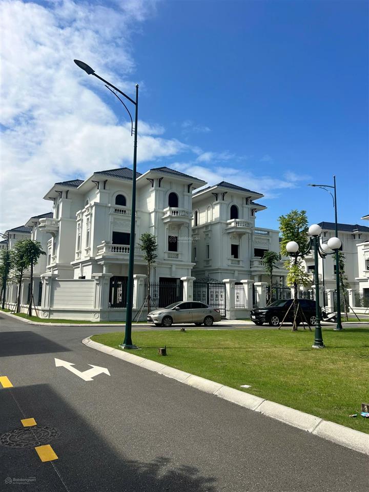 Bán biệt thự nhà vườn 370m2, giá giảm sâu chỉ còn 155 tr/m2. sổ đỏ cất két ạ.  0971 797 ***