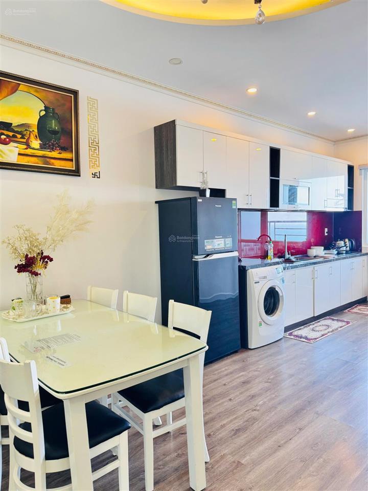 Cho thuê căn hộ mường thanh viễn triều 2pn2wc
diện tích 71m2
view trực biển
nội thất như hình
gi