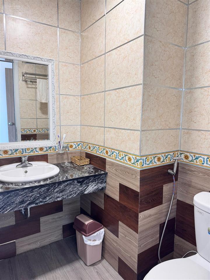 Cho thuê căn hộ mường thanh viễn triều 2pn2wc
diện tích 71m2
view trực biển
nội thất như hình
gi