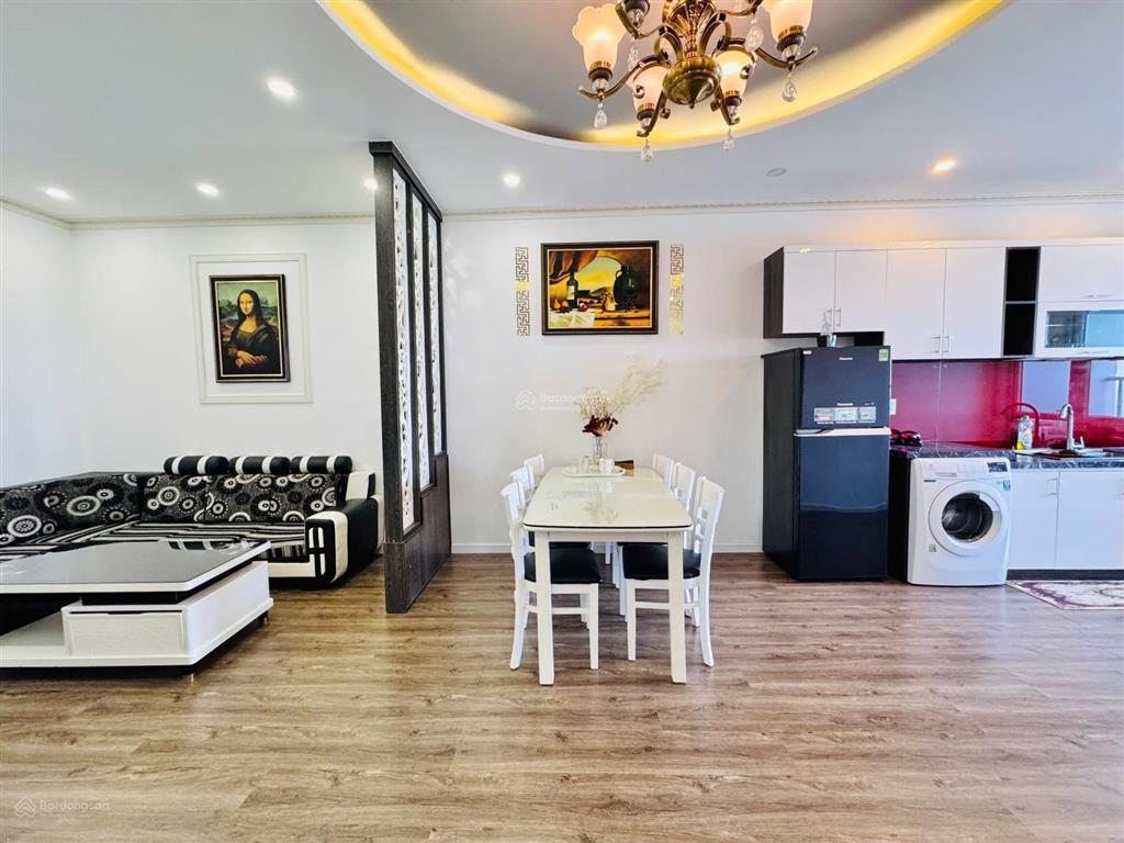 Cho thuê căn hộ mường thanh viễn triều 2pn2wc
diện tích 71m2
view trực biển
nội thất như hình
gi