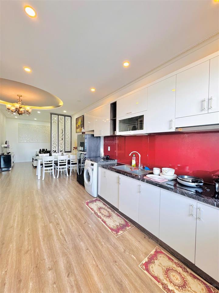 Cho thuê căn hộ mường thanh viễn triều 2pn2wc
diện tích 71m2
view trực biển
nội thất như hình
gi