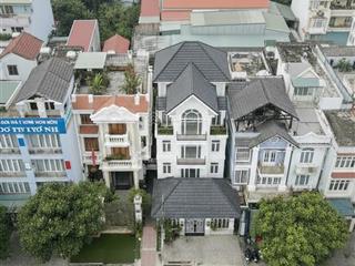 Biệt thự 4pn, 4wc tại đường vành đai, quận 6, 30 tỷ, 184m2, bán gấp