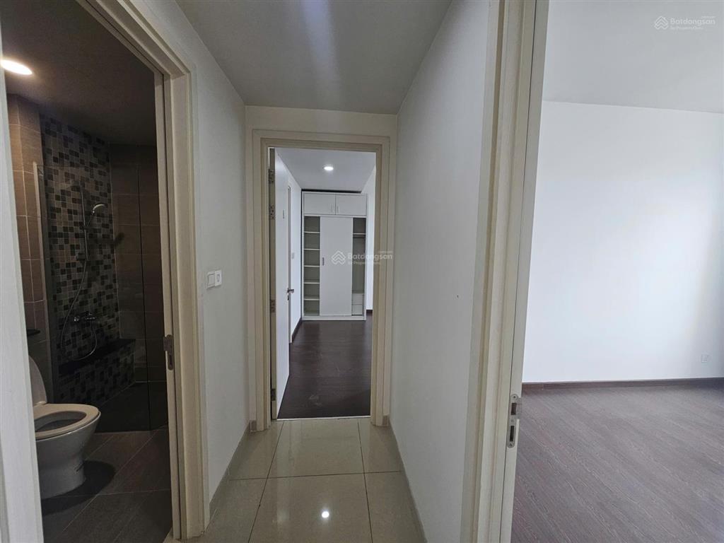 Cho thuê gấp căn 2 phòng ngủ , 98m2 , view sông , giá siêu hấp dẫn 17 triệu