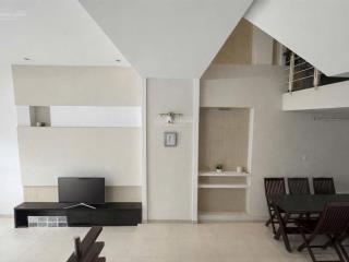 Nhà ven biển phố người hàn , 4 tầng nhà mới , khu yên tĩnh giá 12,5tỷ . giá quá tốt