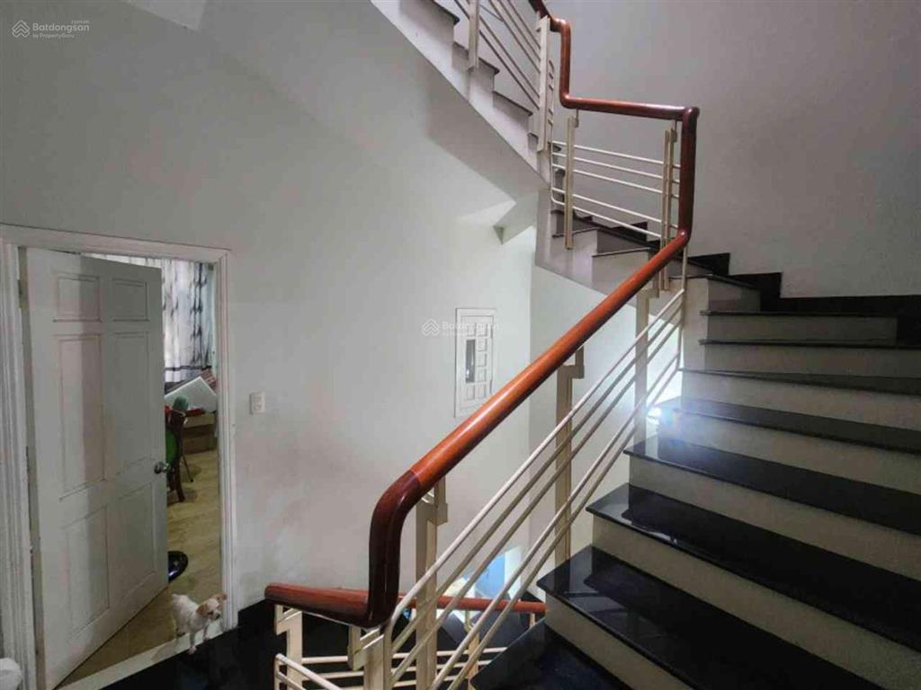 Nhà mặt tiền 4 tầng phố an thượng giá 12,6 tỷ, 4 phòng ngủ