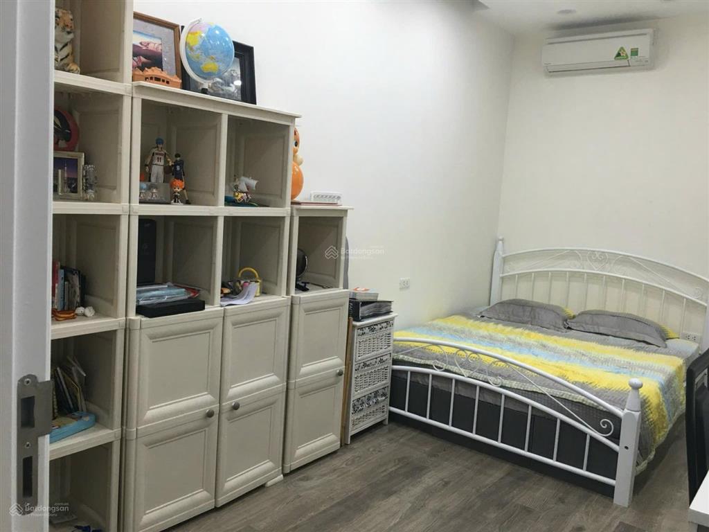 Chính chủ cần bán căn hộ ct4  vimeco nguyễn chánh  dt 101m2 3 ngủ full nội thất châu âu