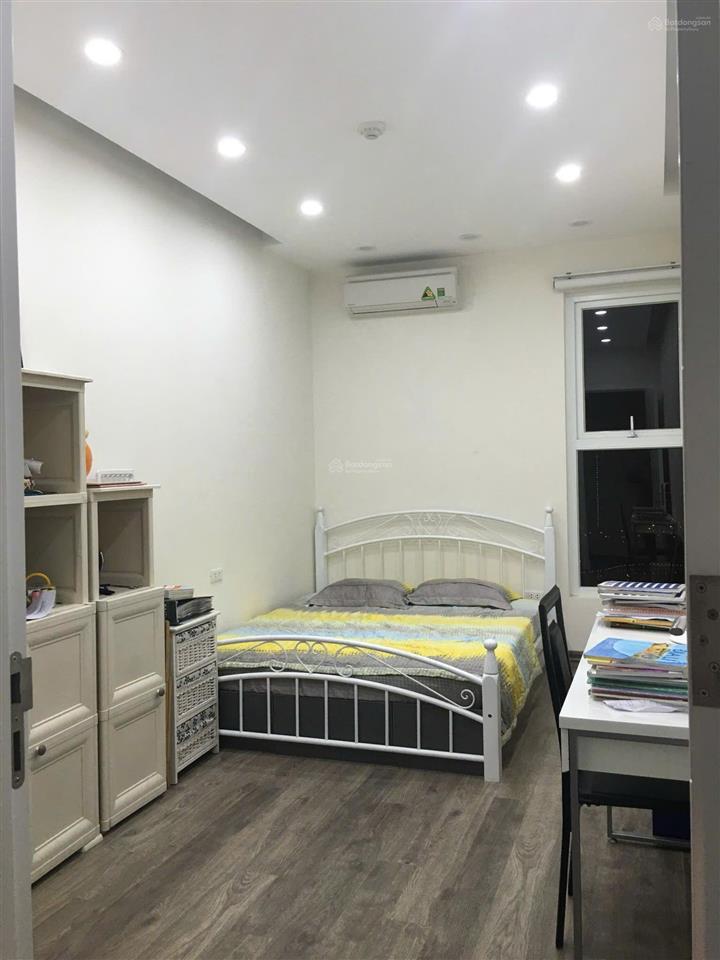 Chính chủ cần bán căn hộ ct4  vimeco nguyễn chánh  dt 101m2 3 ngủ full nội thất châu âu